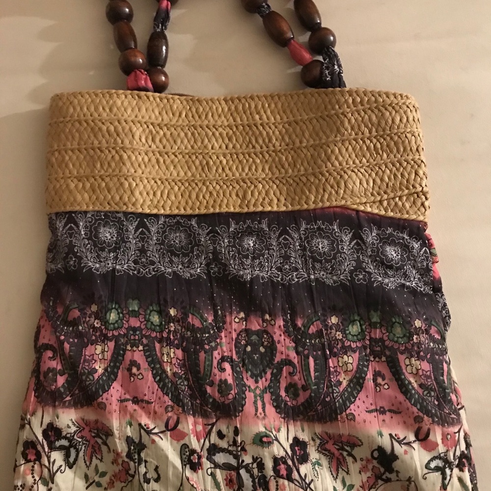 Cute Ruffled Purse - Picture 4 of 5